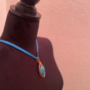 💙SOLD💙Copper wire wrapped Labradorite crystal strung on blue deer lace